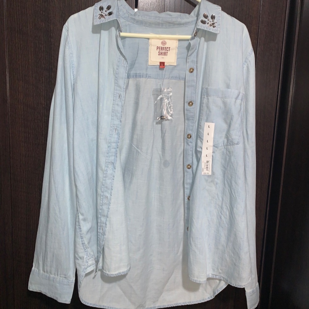 SO Perfect Flannel top with tags